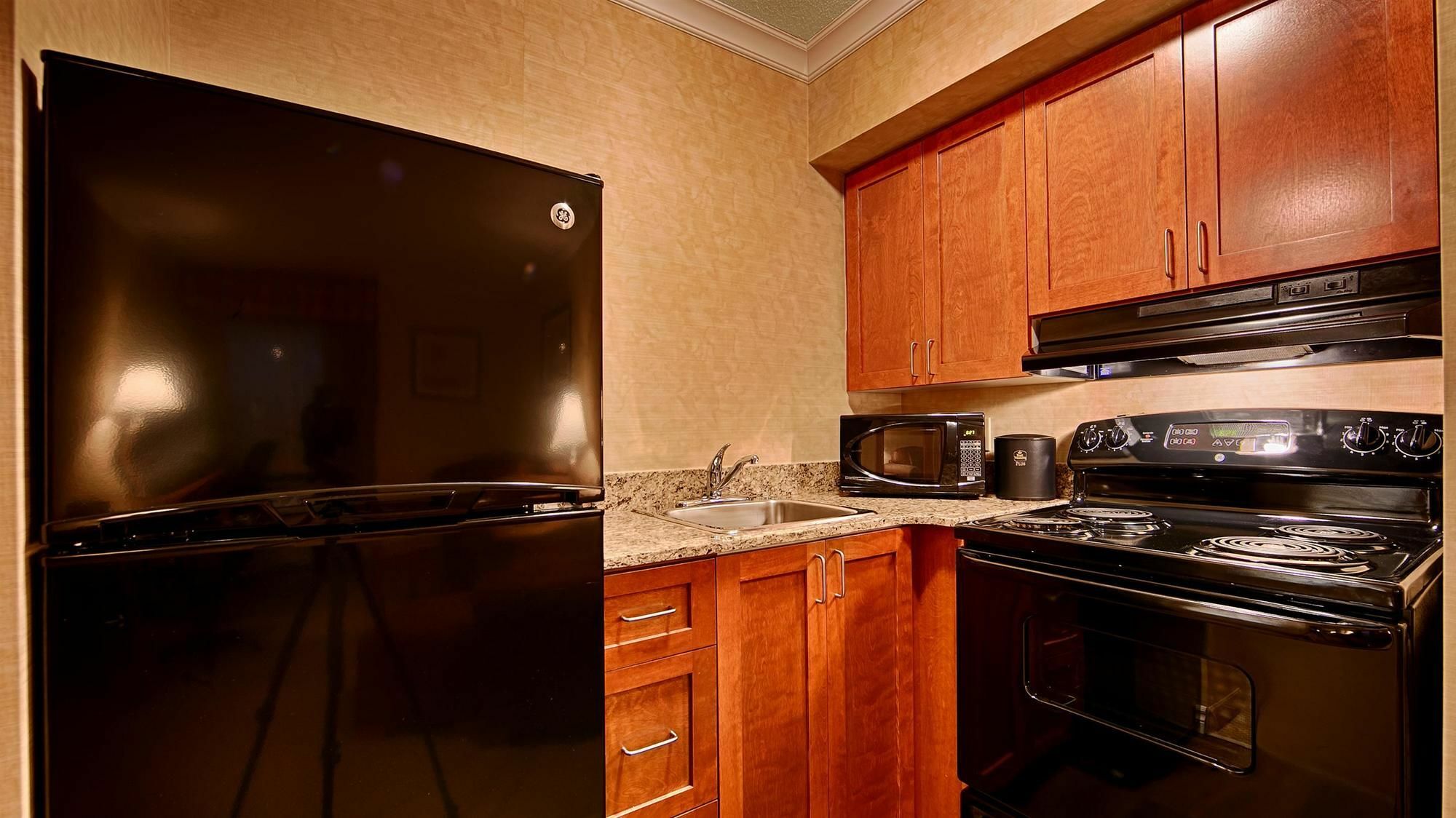 Best Western Plus Rose City Suites Welland Zewnętrze zdjęcie